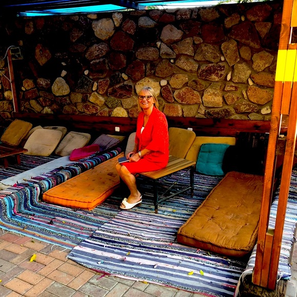 Meet your Posher, Rita - Picture 1 of 1